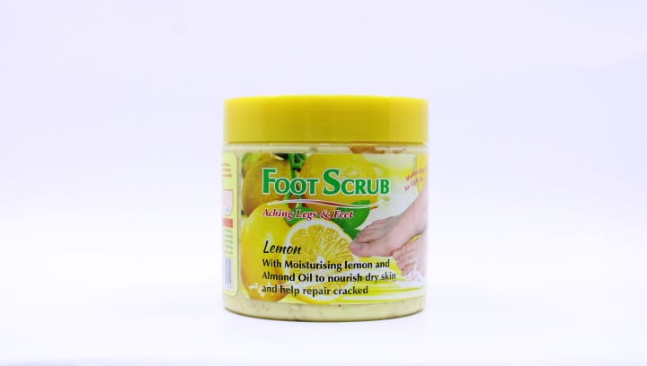 مقشر قدم لإزالة الجلد الميت وتفتيح القدمين