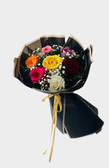 بوكي ورد مشكّل – 7 وردات ساحرة + كرت معايدة مجاني - ASTKNAN