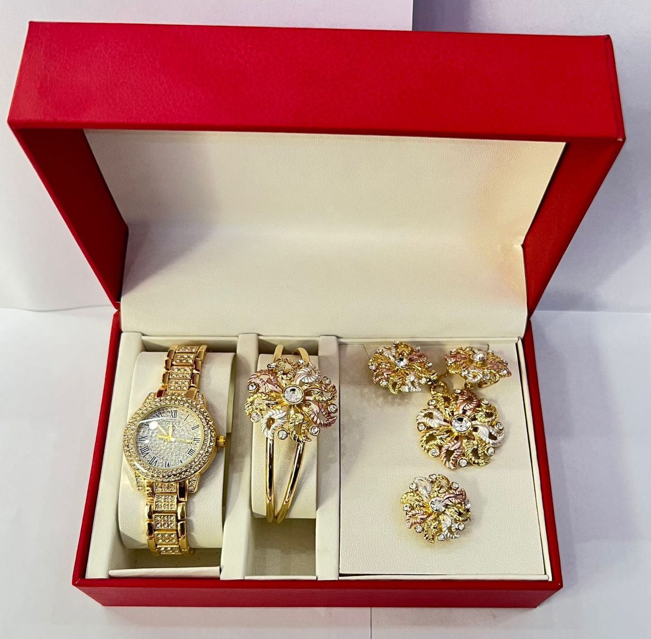 بوكس ساعة نسائي