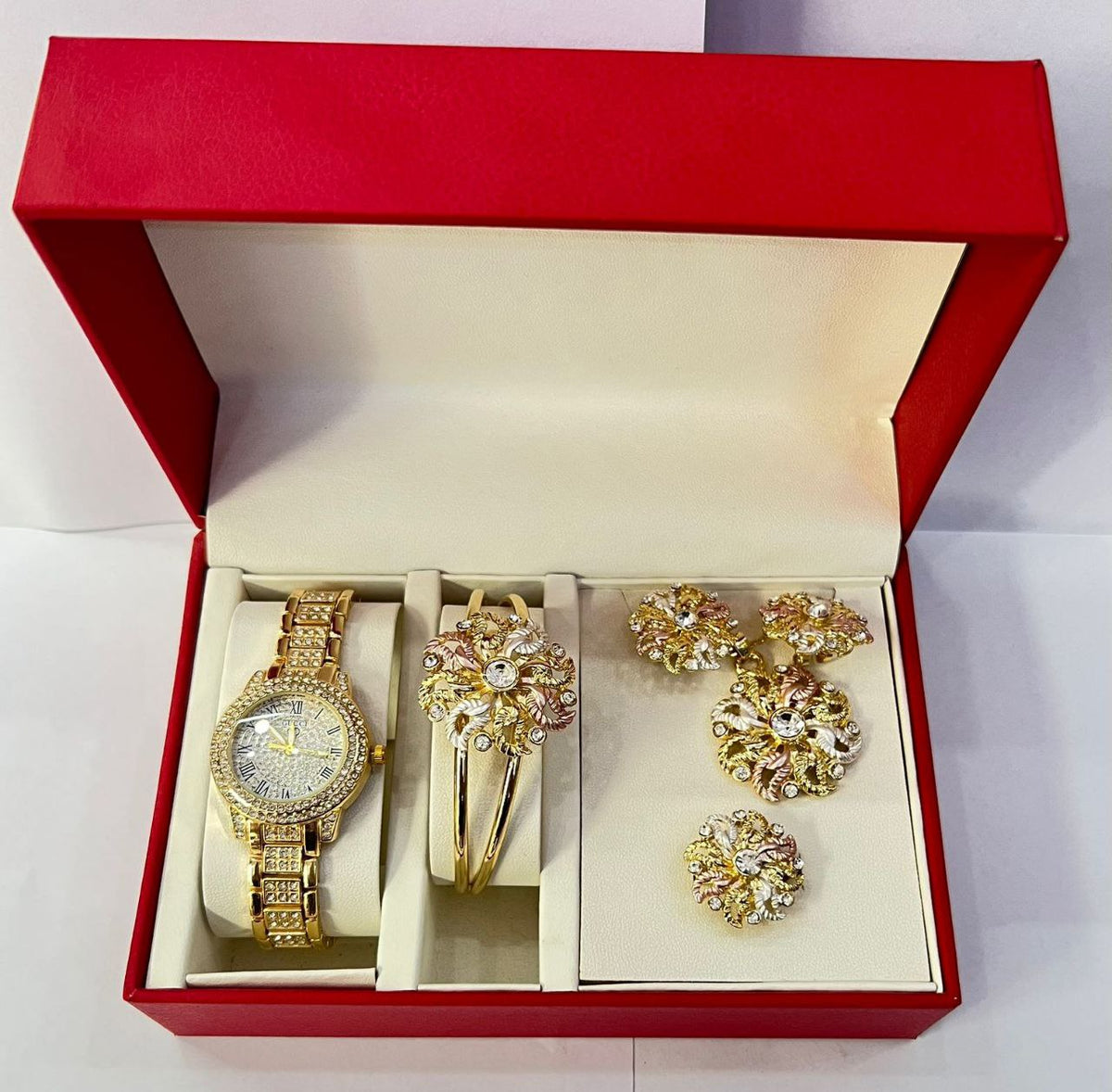 بوكس ساعة نسائي